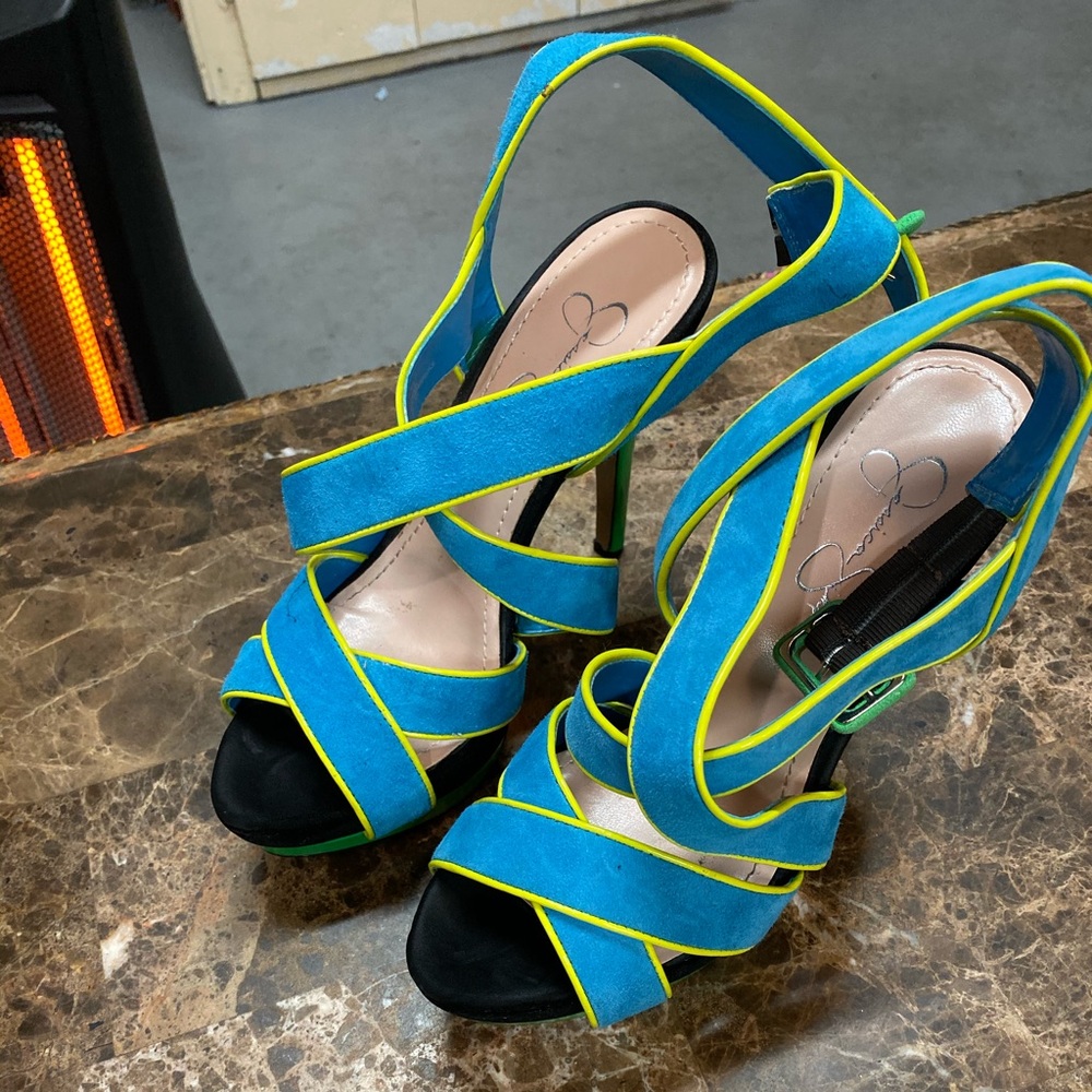 Summer shoes very nice size 7 half
